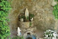 La grotta del giardino